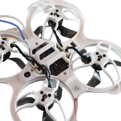 Квадрокоптер Cetus Pro FPV – коптер з безколекторними двигунами та 3 режимами польоту