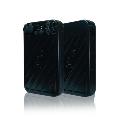 Ultra Slim triple-A - зарядна станція з вихідною потужністю 1000W